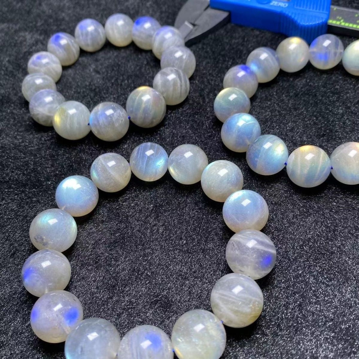 Feng Shui Moonstone Bracelet -【Attract Pure Love & Soothing Mind】