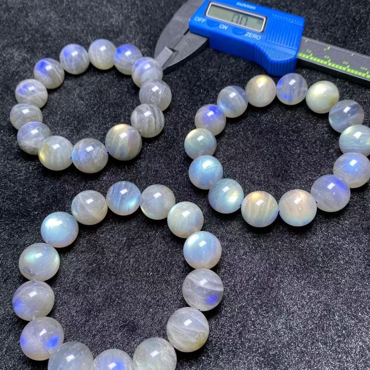 Feng Shui Moonstone Bracelet -【Attract Pure Love & Soothing Mind】