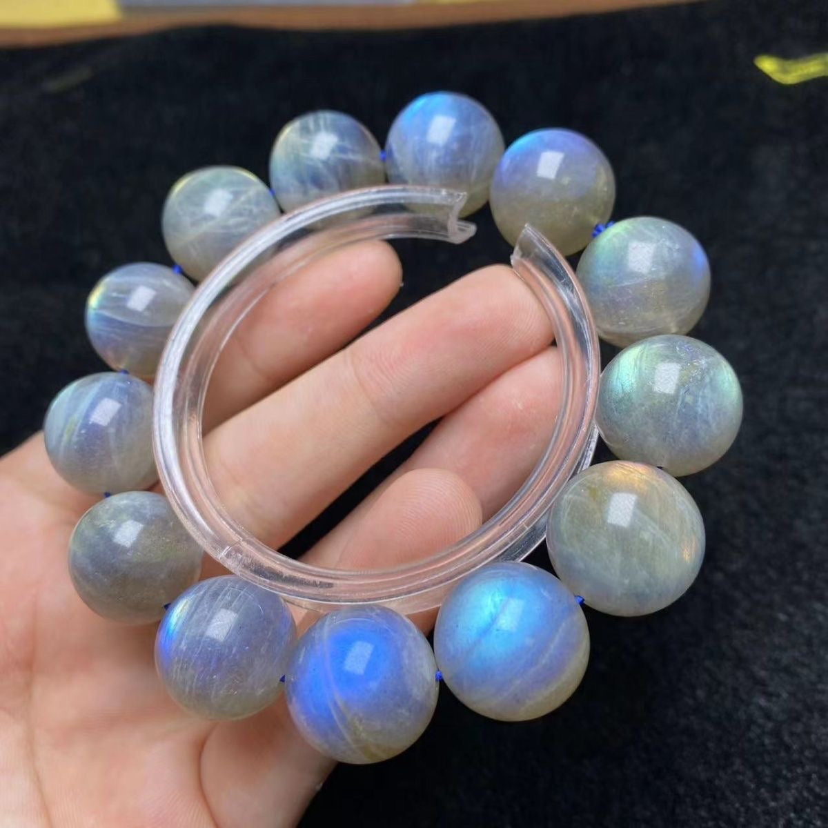 Feng Shui Moonstone Bracelet -【Attract Pure Love & Soothing Mind】