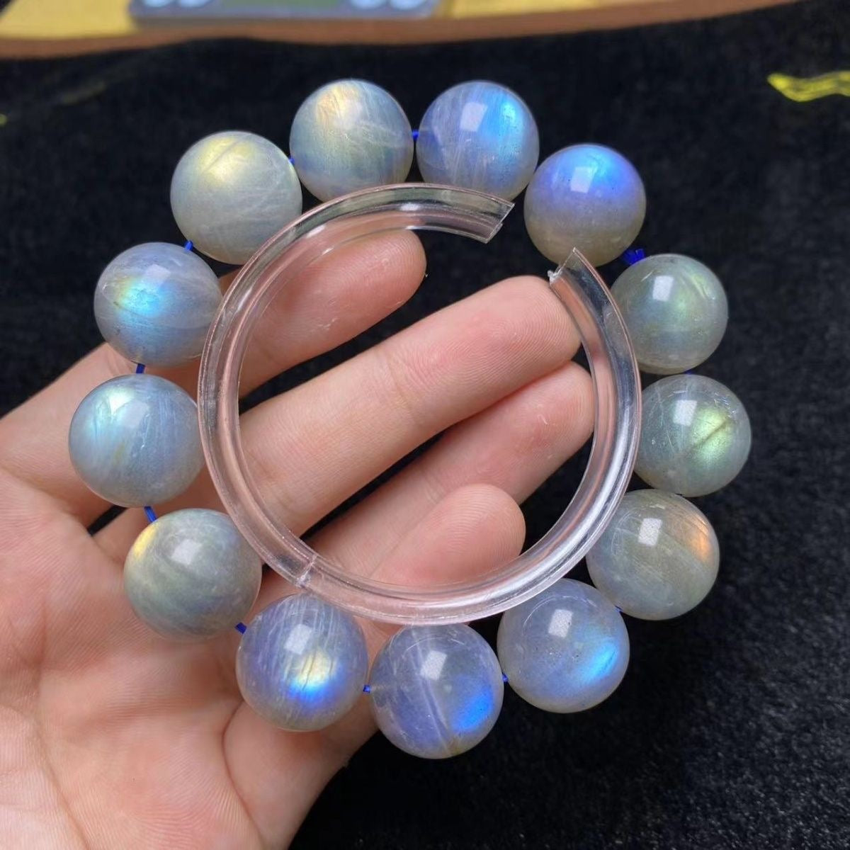 Feng Shui Moonstone Bracelet -【Attract Pure Love & Soothing Mind】