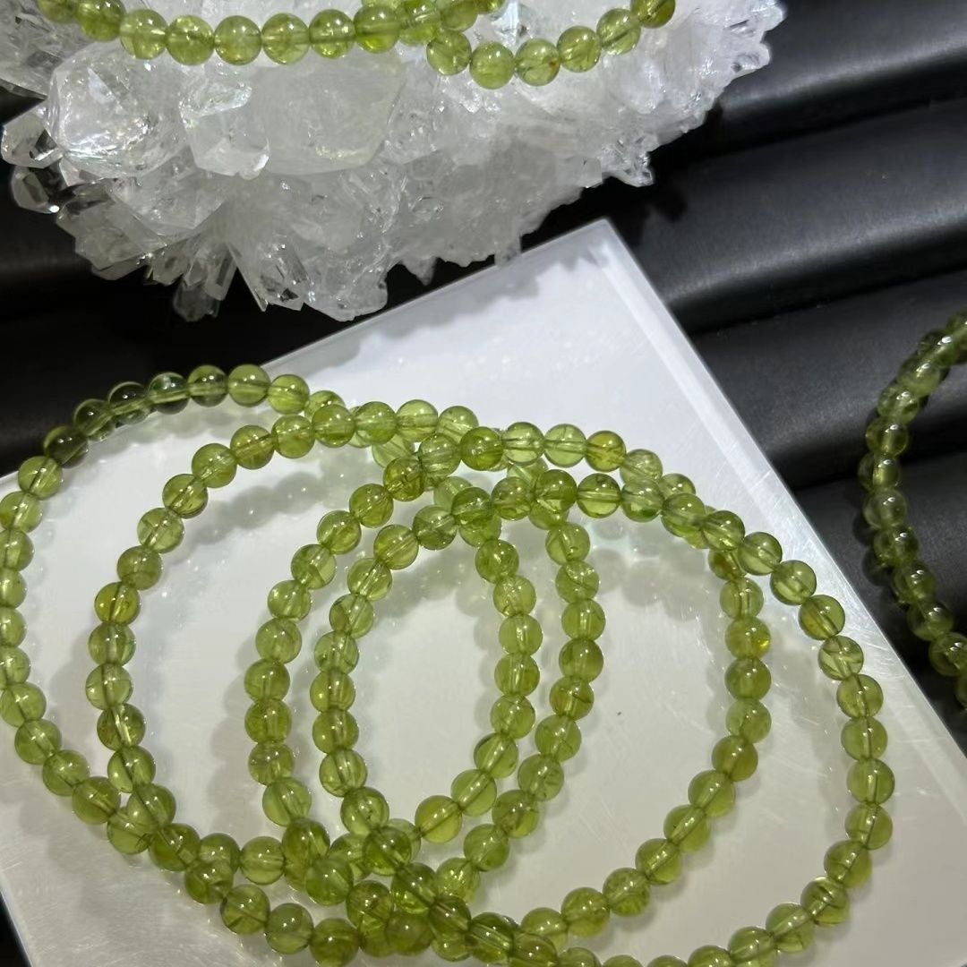 Energizing Peridot Crystal Bracelet -【Enhance Energy Aura & Relieves Anxiety】