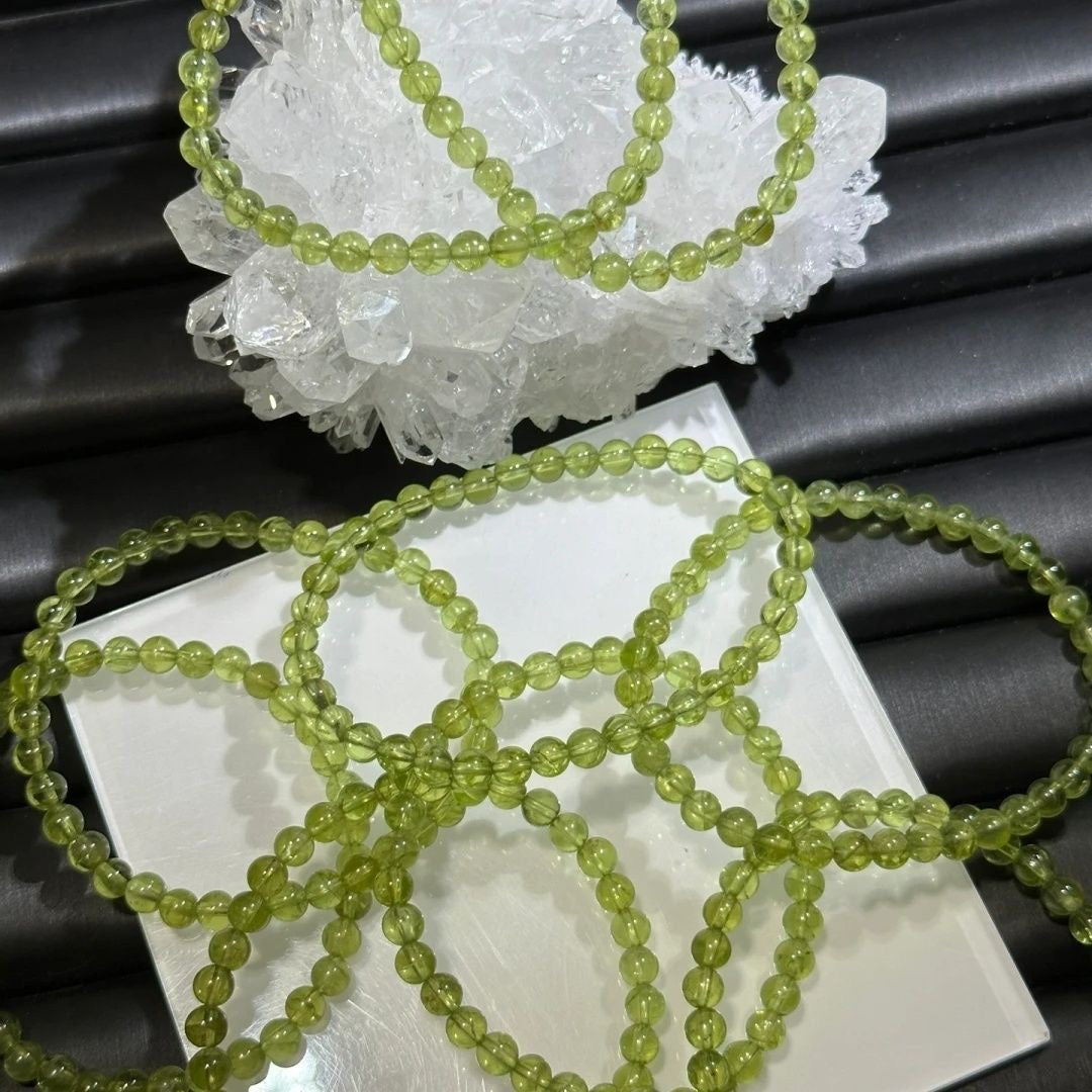 Energizing Peridot Crystal Bracelet -【Enhance Energy Aura & Relieves Anxiety】