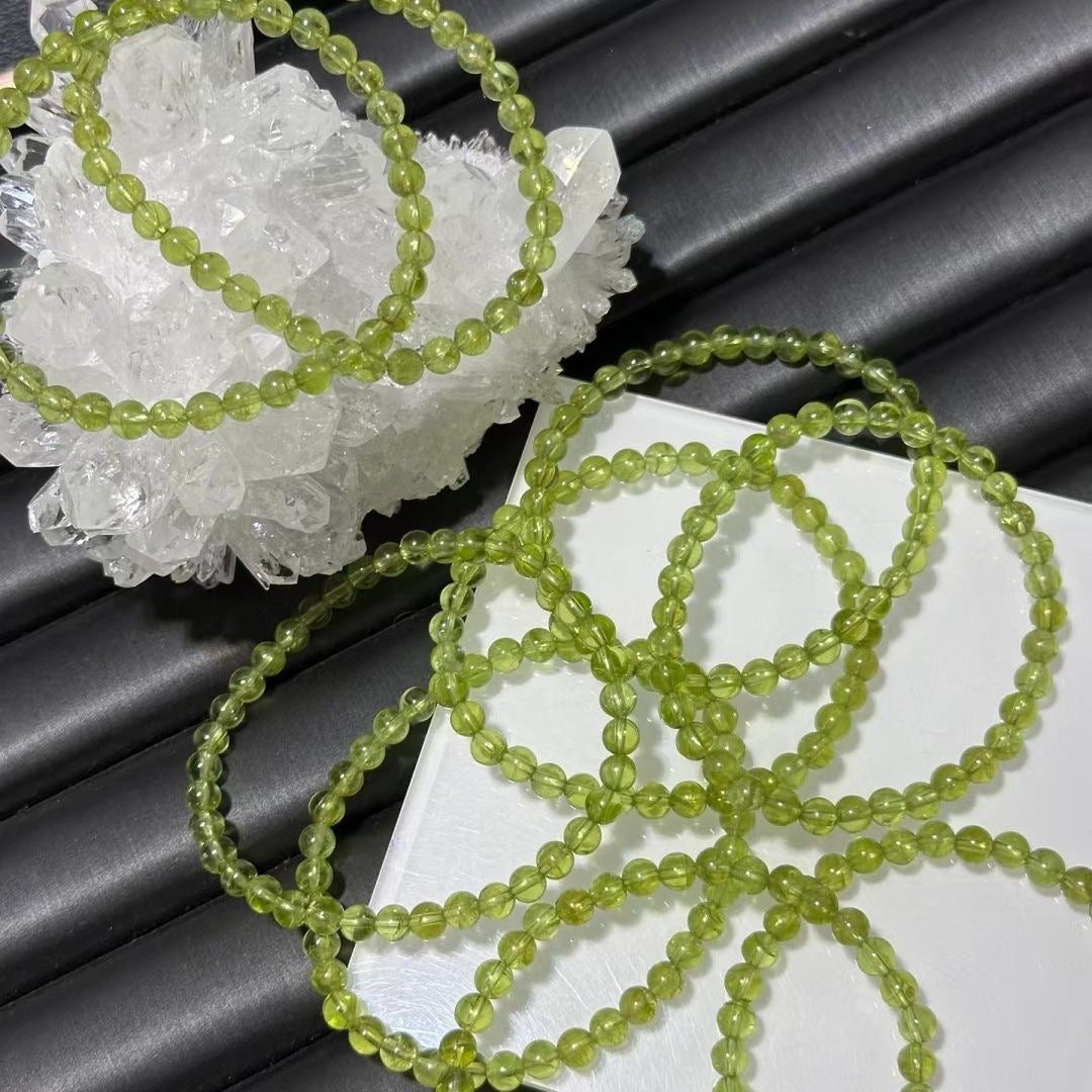 Energizing Peridot Crystal Bracelet -【Enhance Energy Aura & Relieves Anxiety】