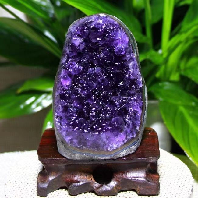 Amethyst Cave Feng Shui Wealth Attracting Ornaments -【Attracts Wealth & Empower Life】