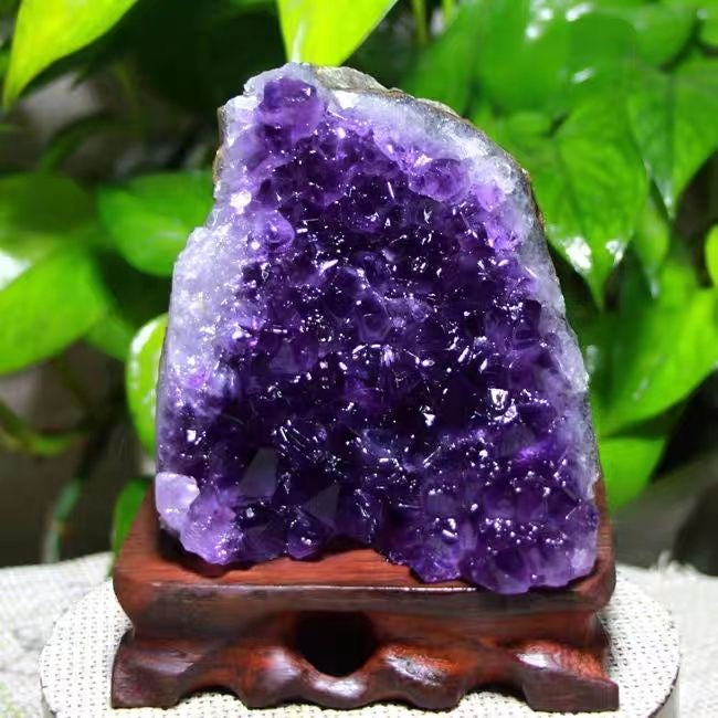 Amethyst Cave Feng Shui Wealth Attracting Ornaments -【Attracts Wealth & Empower Life】