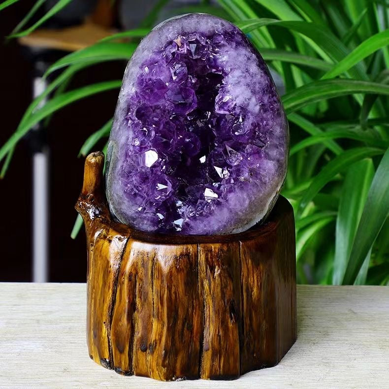 Amethyst Cave Feng Shui Wealth Attracting Ornaments -【Attracts Wealth & Empower Life】