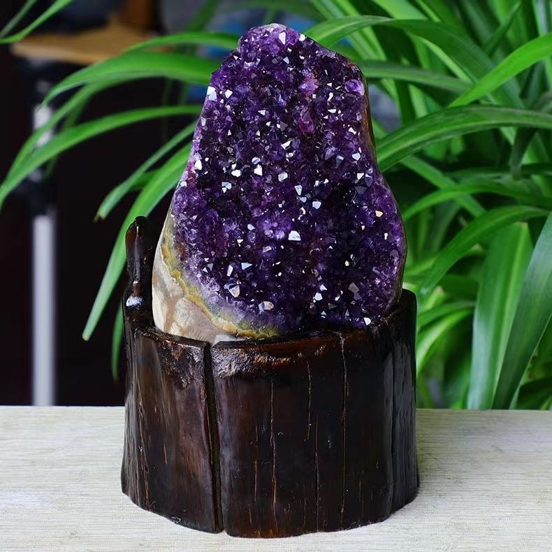 Amethyst Cave Feng Shui Wealth Attracting Ornaments -【Attracts Wealth & Empower Life】